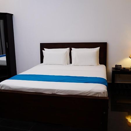 Village Hotel Northern Point Point Pedro 外观 照片