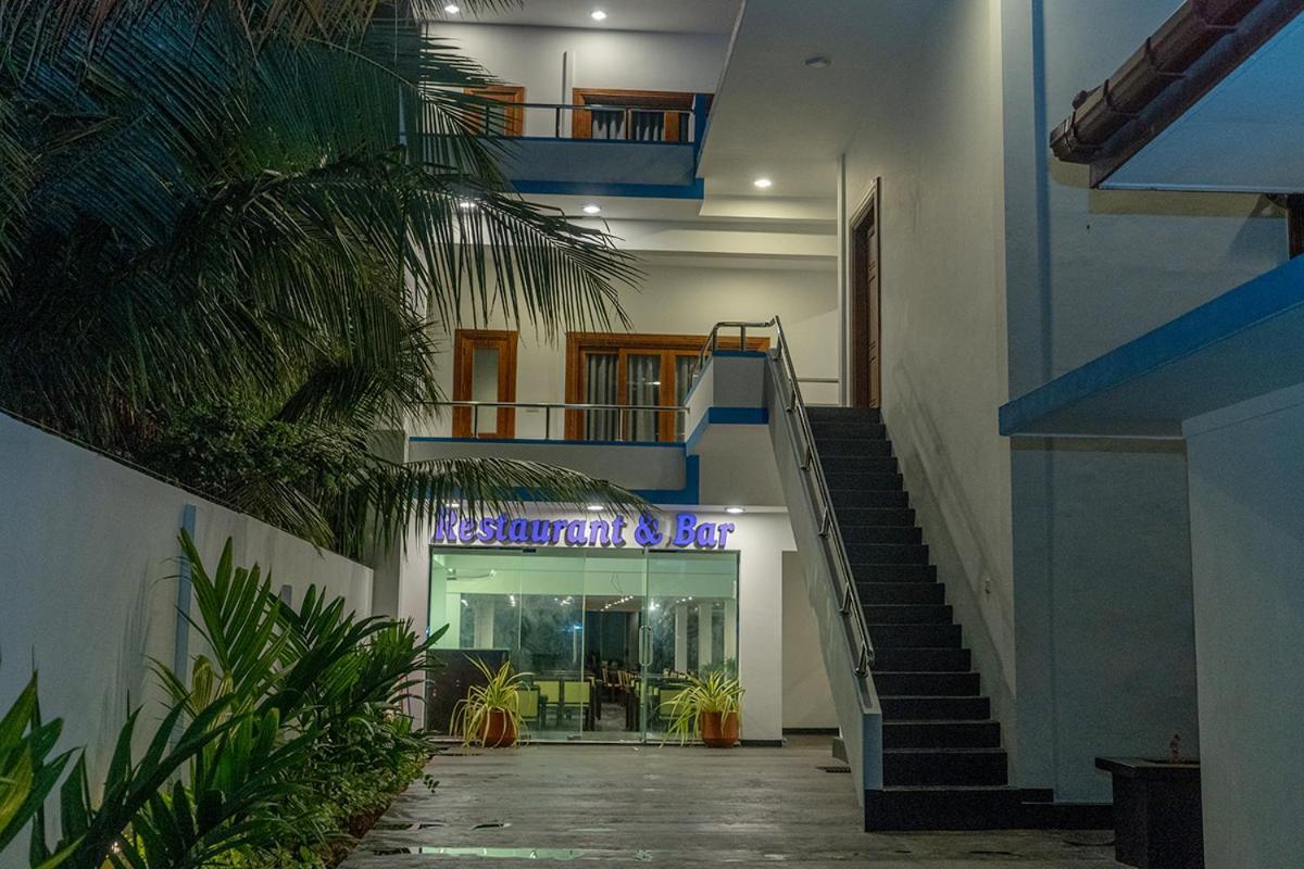 Village Hotel Northern Point Point Pedro 外观 照片
