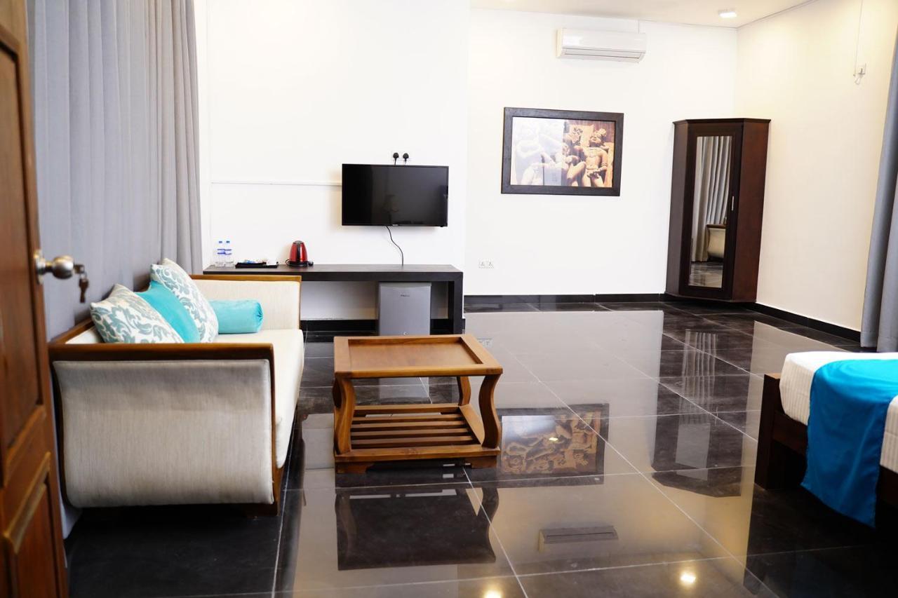 Village Hotel Northern Point Point Pedro 外观 照片
