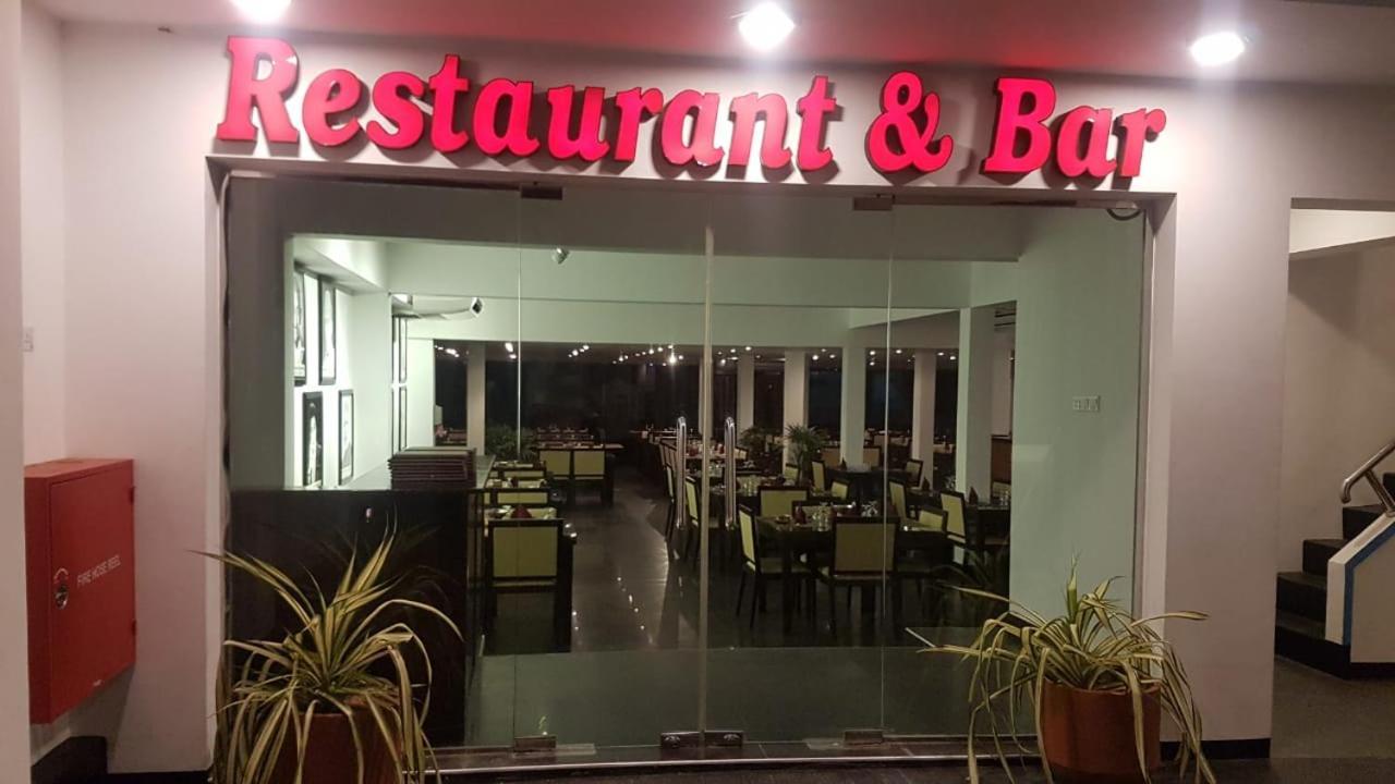 Village Hotel Northern Point Point Pedro 外观 照片