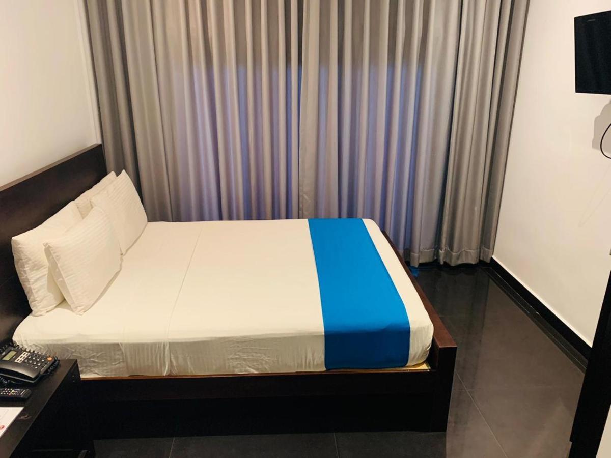 Village Hotel Northern Point Point Pedro 外观 照片