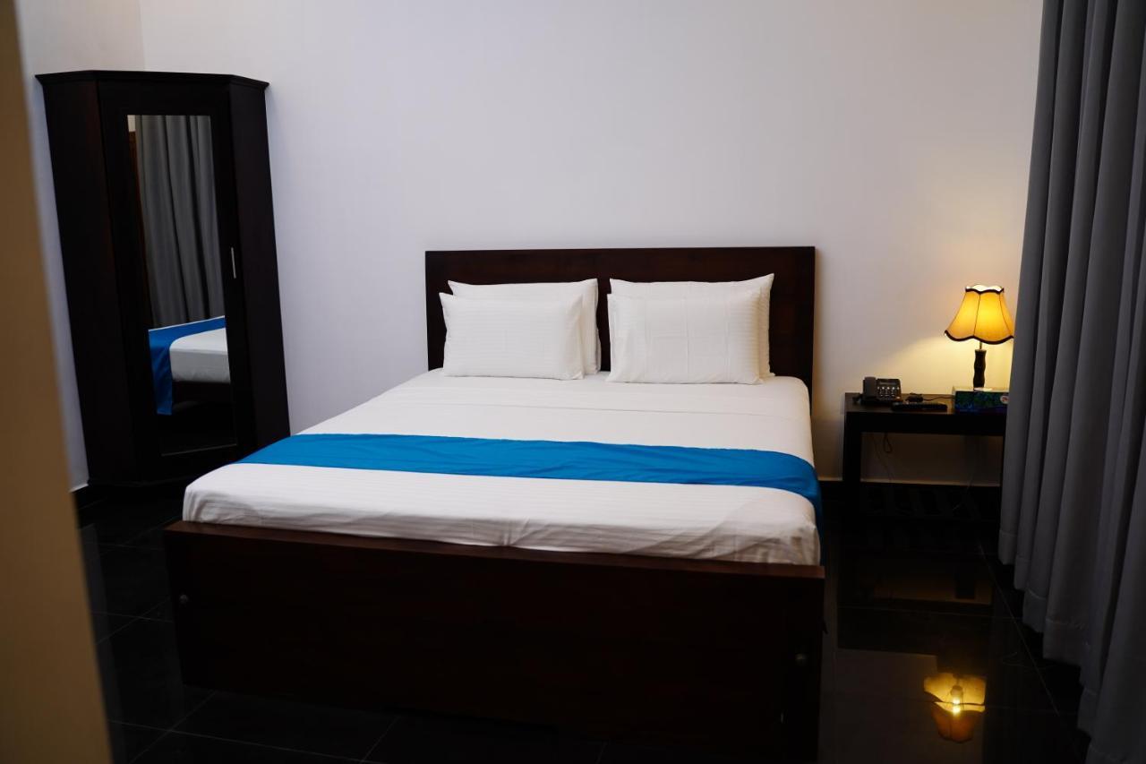 Village Hotel Northern Point Point Pedro 外观 照片